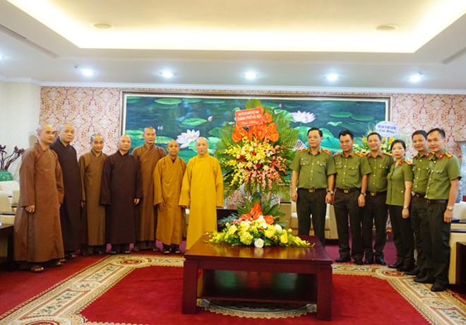 Vietnam Buddhist Sangha in Hanoi congratulates municipal Public Security on founding anniversary