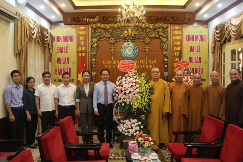 New Deputy Minister of Home Affairs congratulates Vietnam Buddhist Sangha on Vu Lan Festival