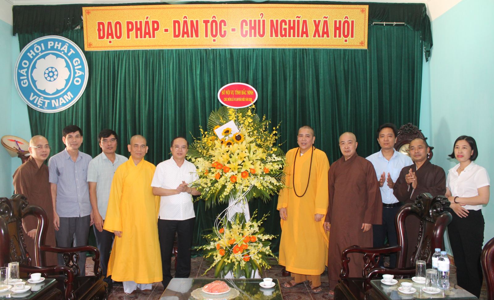  Home Affairs Department in Bac Ninh congratulates local Buddhist church on Vu Lan Festival