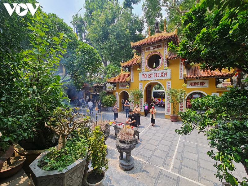 Hanoi pagodas uncrowded during Buddhist festival