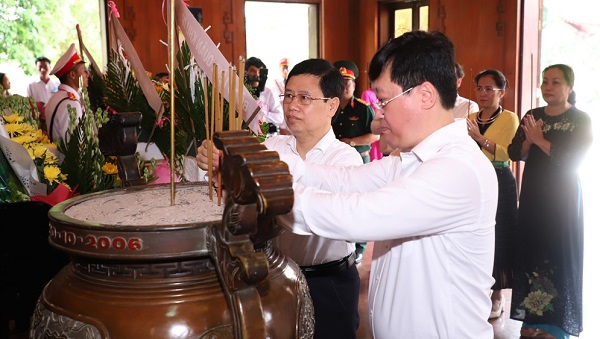 President Ho Chi Minh’s 51st death anniversary in Nghe An