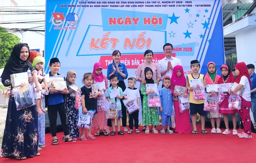 Program promoting exchanges of ethnic and religious youth held in Binh Duong