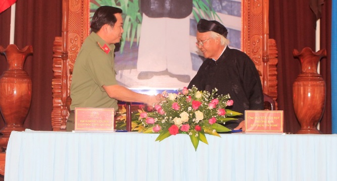 Public Security and Hoa Hao Buddhist Church in An Giang strengthen coordination on social securities and welfares 