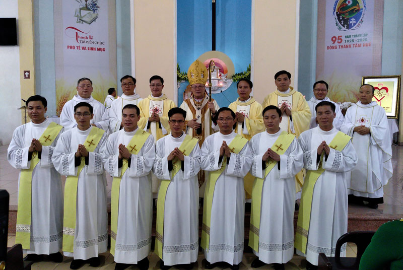 Hue Sacred Heart Congregation marks 95th founding anniversary