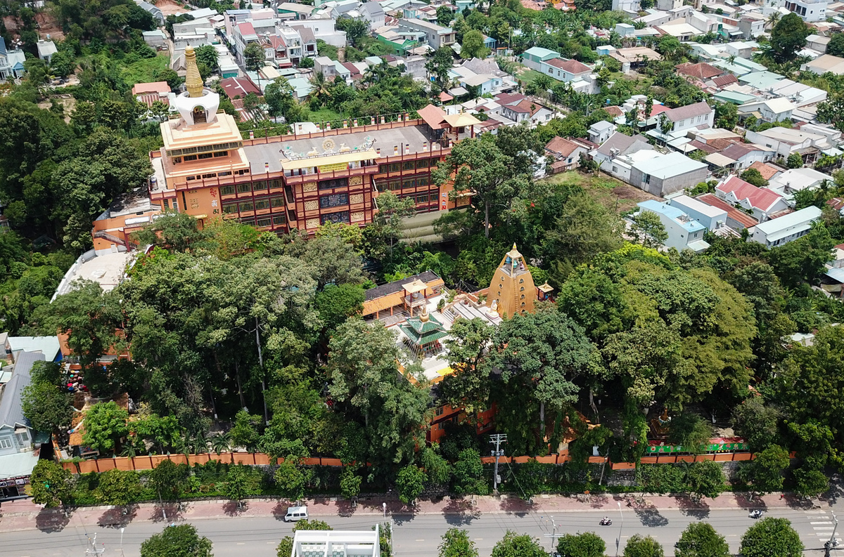 Two record-holding pagodas in Binh Duong