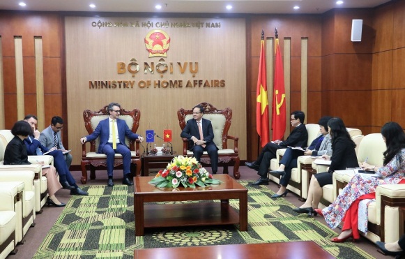 Deputy Minister Vũ Chiến Thắng receives head of EU mission to Vietnam