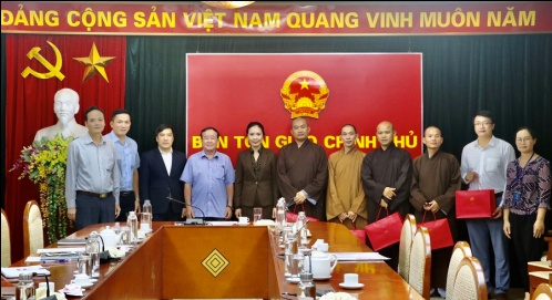 GCRA official receives Buddhist delegation from Quang Ngai