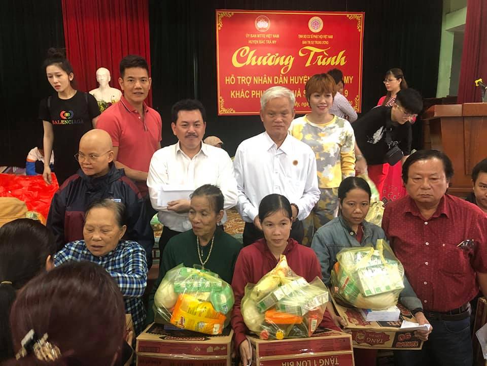 Pure-land Buddhist Association presents reliefs to locals in Quang Nam