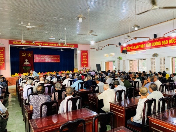 Religious training for elderly in Binh Duong 