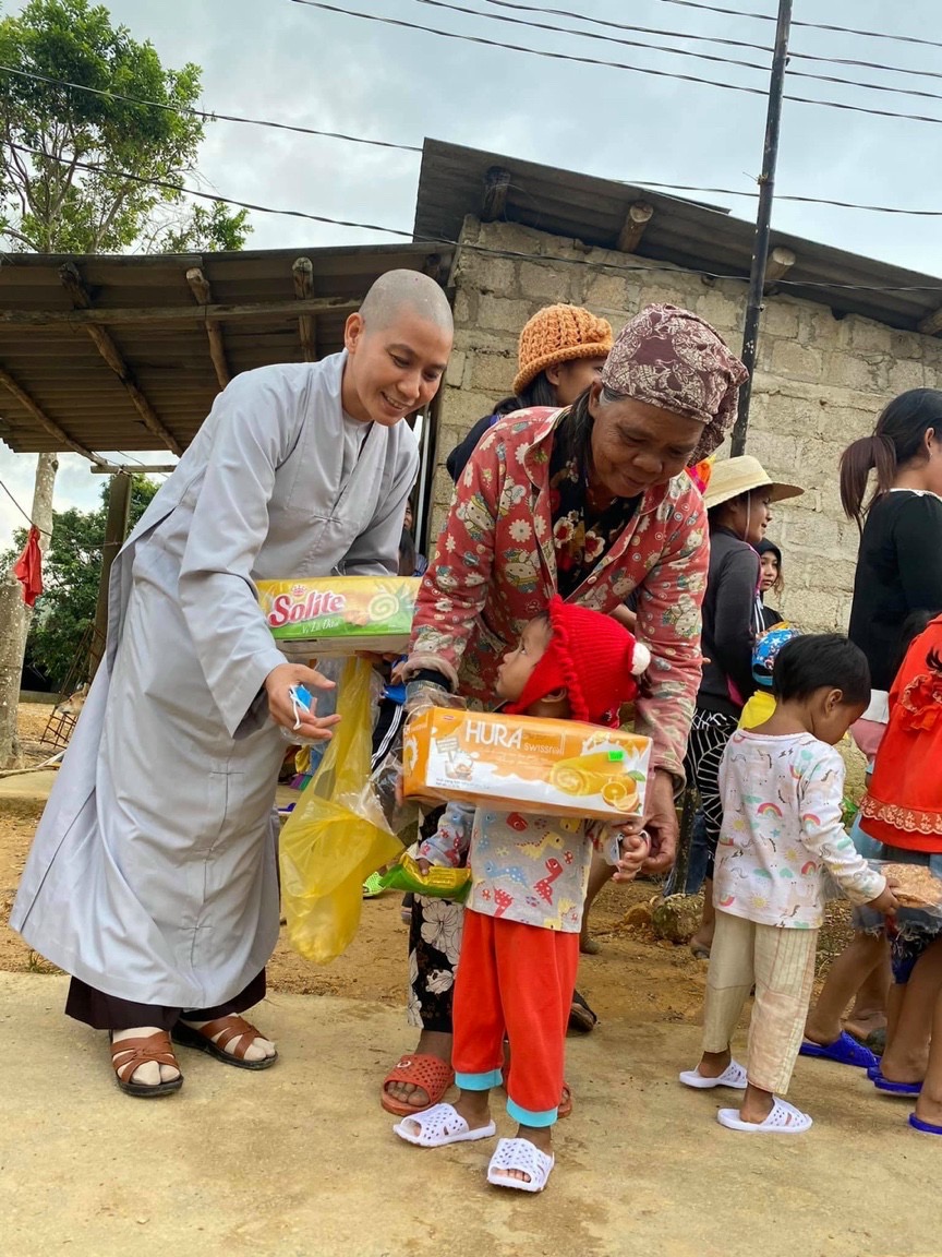 Religions in Binh Duong donate over 14.3 billion VND to flood victims in central region