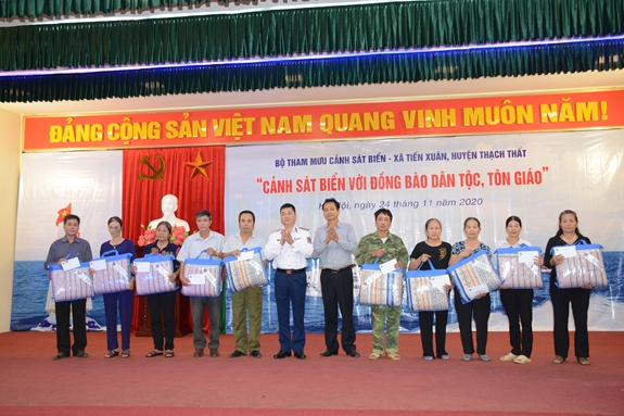 Vietnam Coast Guard holds exchange meeting with ethnic – religious people 