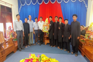 Religious committee in An Giang visits to Tu An Hieu Nghia Buddhist Association on occasion of the 130th death anniversary of the faith founder