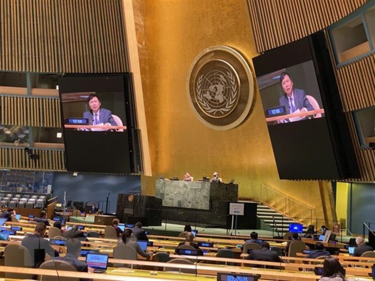 UN General Assembly adopts first resolution proposed by Vietnam