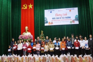  Christmas charity event held in Ha Tinh