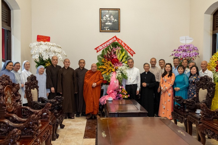 VBS Executive Committee in Ho Chi Minh City extends Christmas greetings to Catholic archdiocese