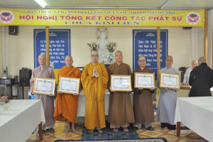 Buddhists in My Tho contributes nearly 12 billion VND to social charities