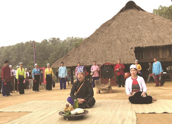 Muong people preserve mother tongue