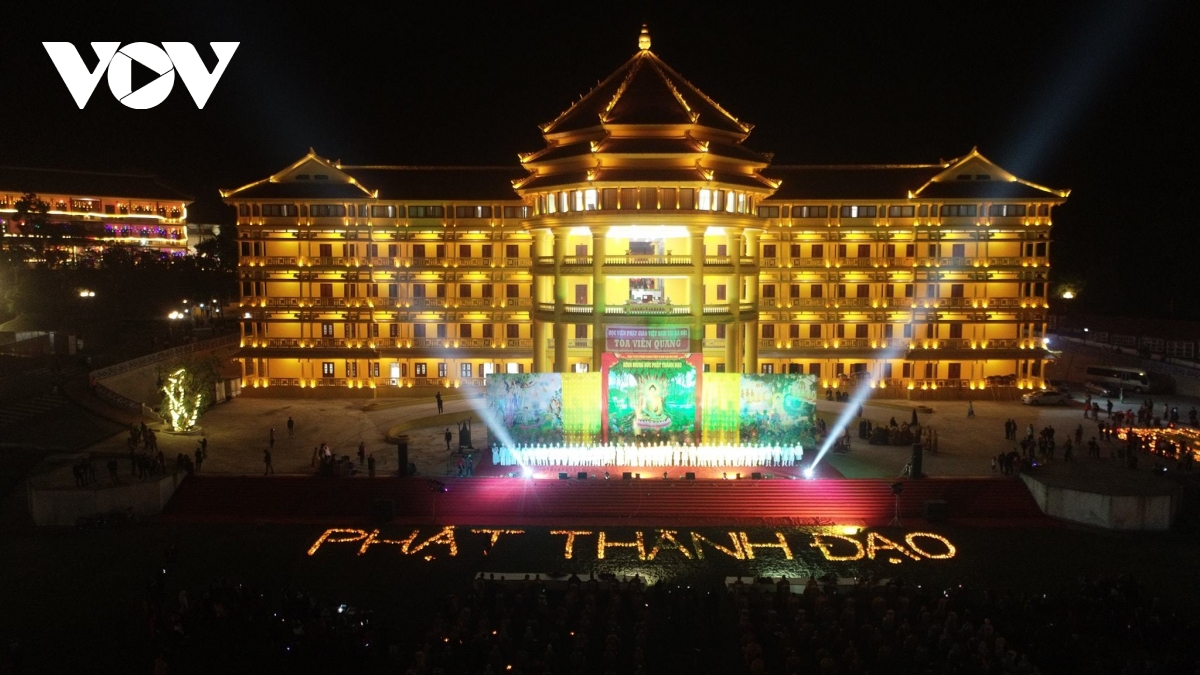  Sparkling celebration of Shakyamuni Buddha's Attainment Day at Vietnam Buddhist Institute 