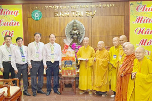  Authorities of Ho Chi Minh City, Ben Tre and Tay Ninh provinces extend Tet greetings to local religious organizations