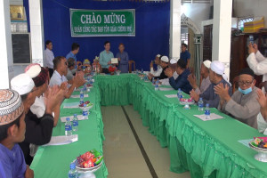 GCRA extends Tet greetings to Cham Islamic community in An Giang