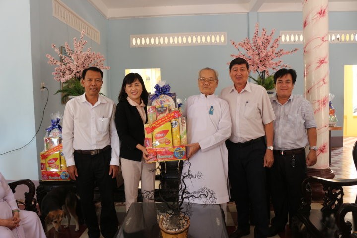 Home affairs in Tay Ninh extends pre-Tet visit to Tay Ninh Caodai Church