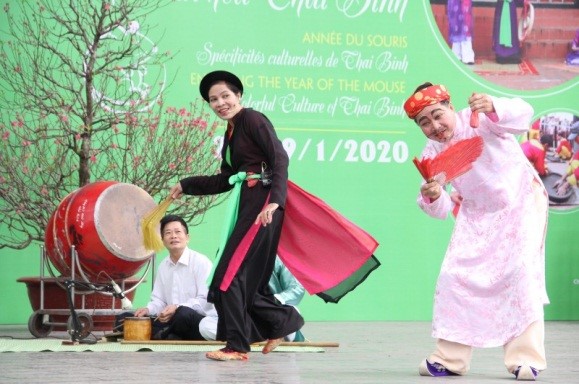 Tet program held in Hanoi on occasion of Kitchen Gods Day