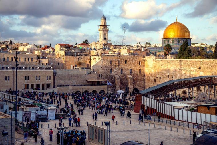 Jerusalem Christians condemn attack on church