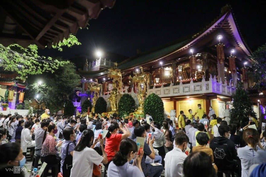 Saigon pagoda shut down after mass celebration