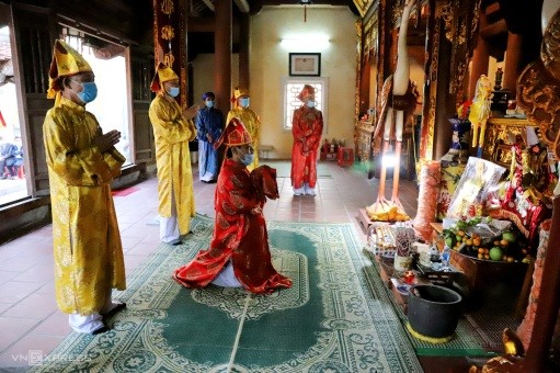 1298th death anniversary of King Mai Hắc Đế marked in Ha Tinh