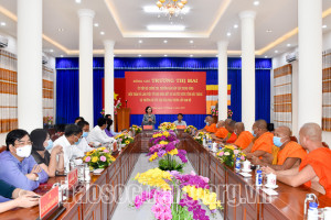 Commission for mass mobilization leader visits Solidarity Society of Patriotic Buddhist Monks and Khmer Pali School in Soc Trang