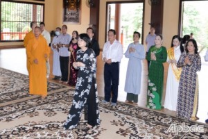 State Vice President visit Chanh Giac Zen monastery in Tien Giang