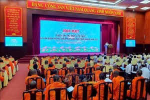 Exchange meeting with Khmer Buddhist dignitaries in Soc Trang 