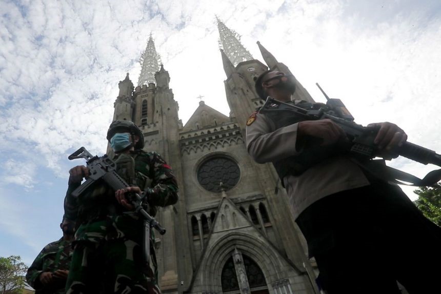 Heavy security at Indonesia churches for Easter