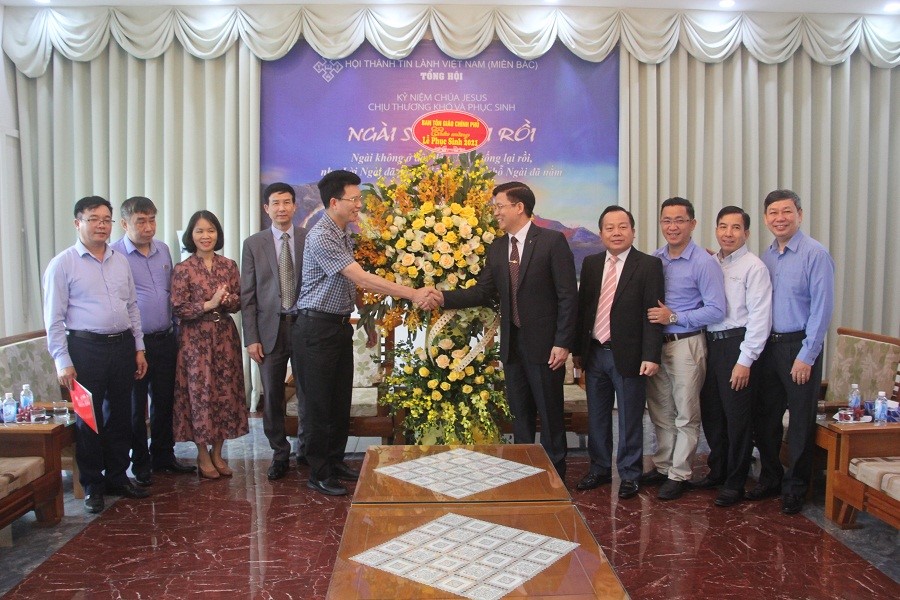 Government Religious Committee extends Easter visit to Vietnam Evangelical Church (North) 