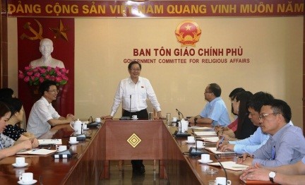 Minister Lê Vĩnh Tân meets with GCRA’s officials