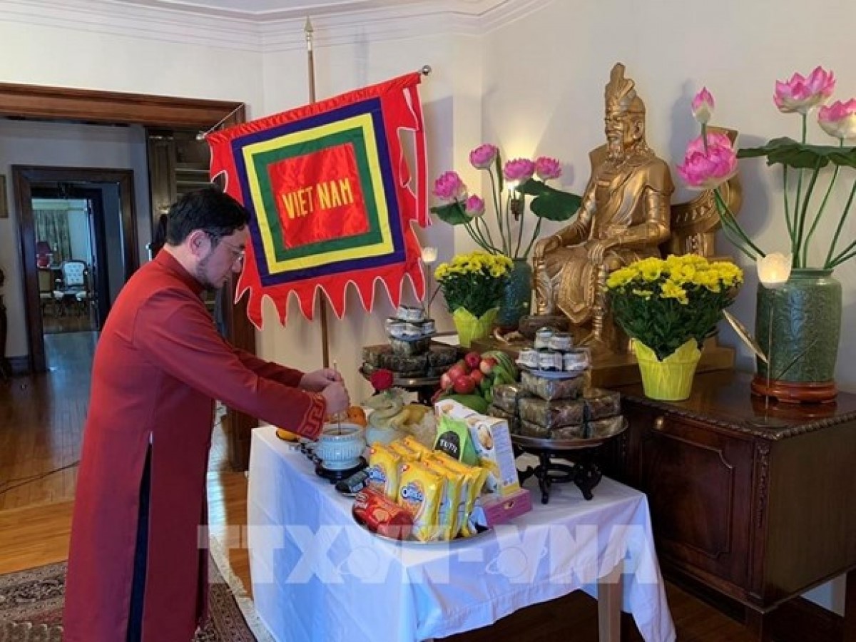 Embassy in Canada holds online Hung Kings worship ceremony