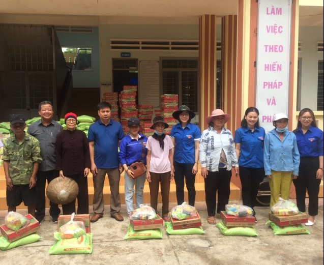 Religious committee in Gia Lai sends supports to disadvantaged people