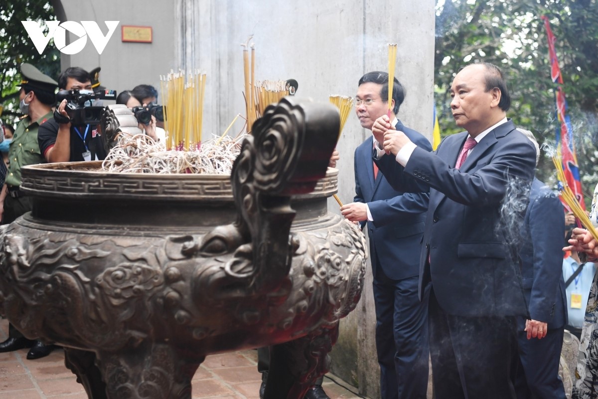 State President commemorates Hung Kings