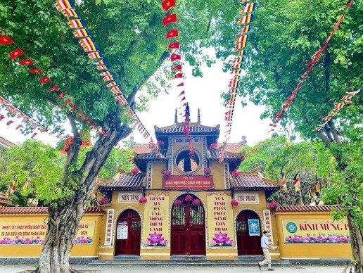 Pagodas in Hanoi decorate to celebrate Buddha's birthday