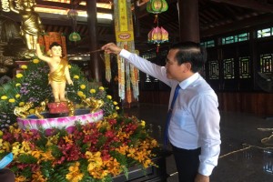 Authorities of Ninh Thuan, An Giang, Ha Tinh & Gia Lai extend Veseak greetinsg to local Buddhists