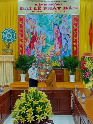 Authorities of An Giang, Ben Tre, Kien Giang, Gia Lai extend Buddha’s Birthday greetings to local Buddhists