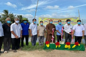 Buddhists support construction of rural bridge, classrooms in Tra Vinh, Dak Lak