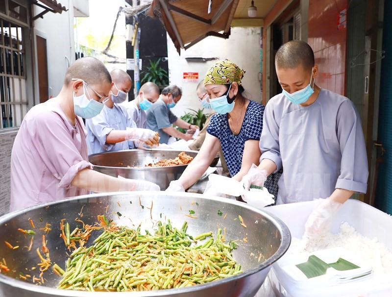 Tuong Nguyen pagoda promotes charity activities during Covid-19 epidemic season