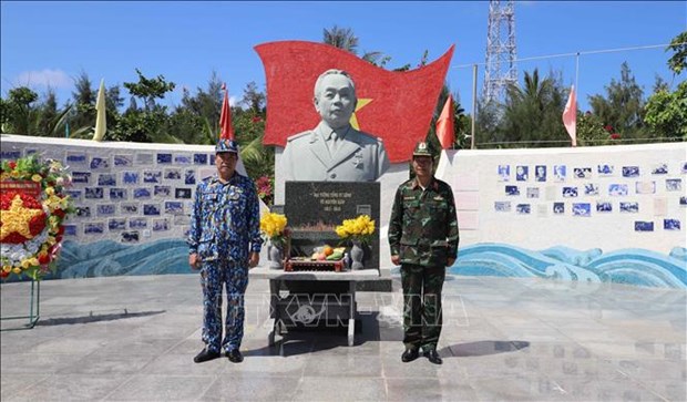 General Võ Nguyên Giáp statue a pride of Truong Sa people and soldiers