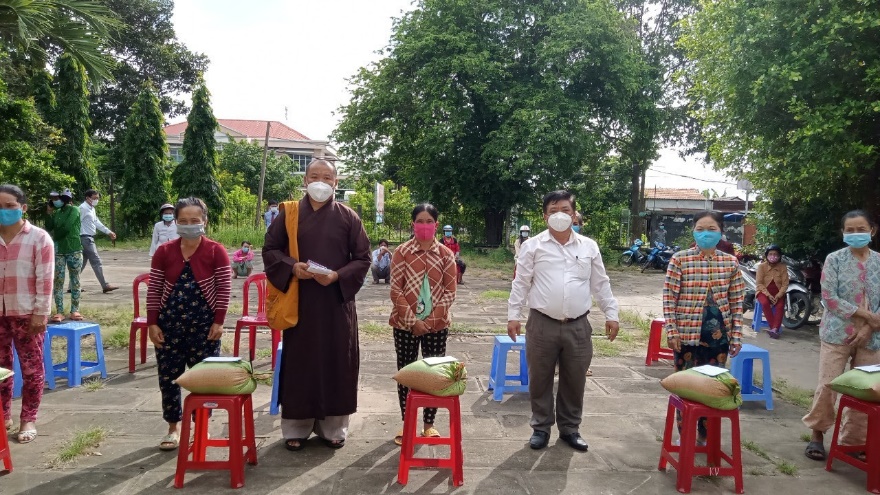 Buddhist pagoda in Ben Tre supports locals hard hit by tornado