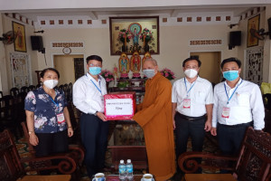 Municipal authorities in Da Nang visits religious organizations affected by Covid-19 pandemic