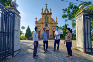 Land-use right certificate granted to 8 religious establishments in Thai Nguyen