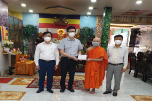 Government religious committee pays visit Khmer pagoda in Ho Chi Minh city