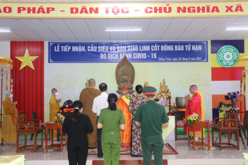 VBS in Ben Tre holds requiem for Covid-19 deaths 