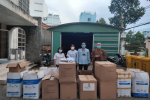 VBS’s executive committee in Tien Giang presents medical equipment to Covid-19 pandemic prevention work in My Tho city